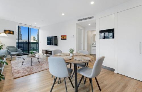 Surfers Paradise Apartment | Couples Escape in Ruby Surfers Paradise - CoastHM