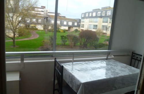 Courseulles-sur-Mer Apartment | COURSEULLES 150 Meters FROM THE SEA NEAR PORT AND SHOPS