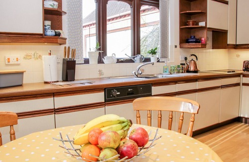 Boraston House | COURT FARM, family friendly, with open fire in Cleobury Mortimer