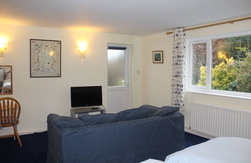 West Hoathly Bed & Breakfast | Courtlands Nurseries B&B