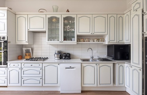 Wimbledon Apartment | Courtside Charms, by Veeve