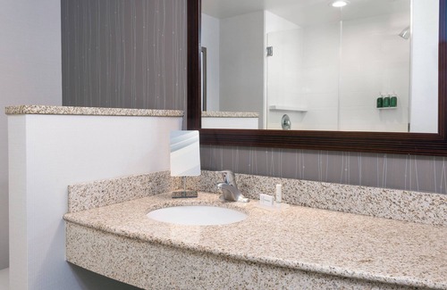 Cheektowaga Hotel | Courtyard Buffalo Airport