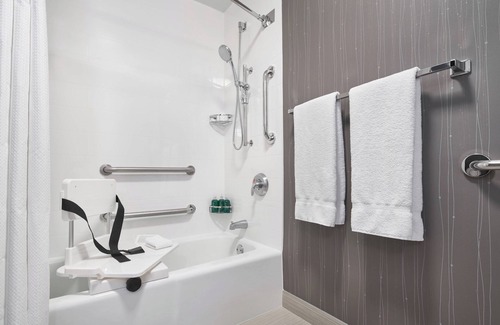 Linthicum Heights Hotel | Courtyard by Marriott Baltimore BWI Airport