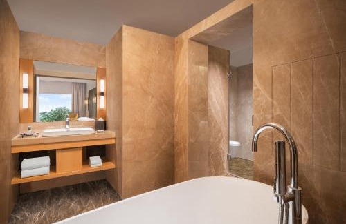 Tiruchirappalli Hotel | Courtyard by Marriott Tiruchirappalli