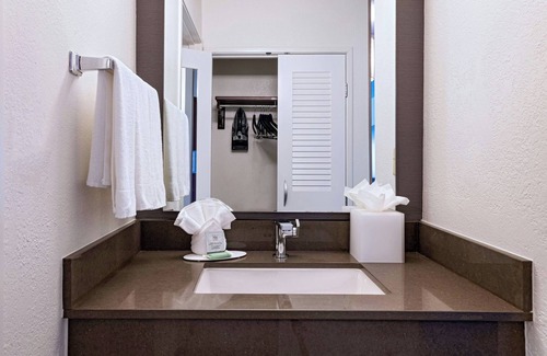 Gateway Hotel | Courtyard by Marriott Austin The Domain Area