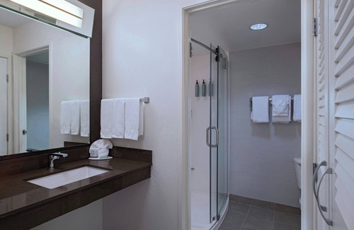 Gateway Hotel | Courtyard by Marriott Austin The Domain Area