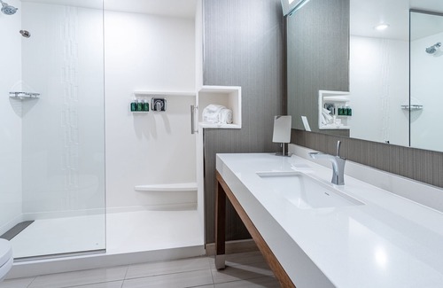 Okemos Hotel | Courtyard by Marriott East Lansing Okemos