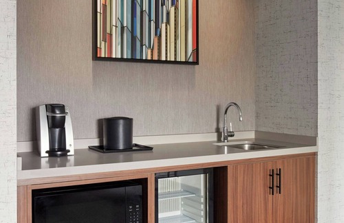 Hamilton Hotel | Courtyard by Marriott Hamilton