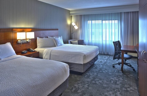 Hamilton Hotel | Courtyard by Marriott Hamilton