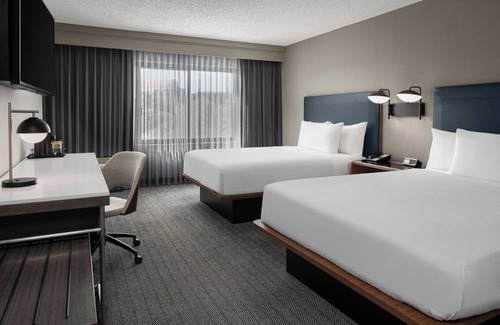 Southpoint Hotel | Courtyard by Marriott Jacksonville Butler Boulevard