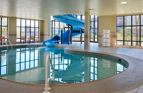 Kingston Hotel | Courtyard by Marriott Kingston Highway 401