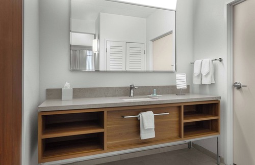 Louisville Hotel | Courtyard by Marriott Louisville Airport