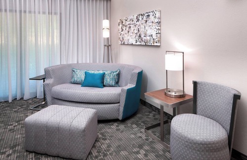 Ferry Pass Hotel | Courtyard by Marriott Pensacola