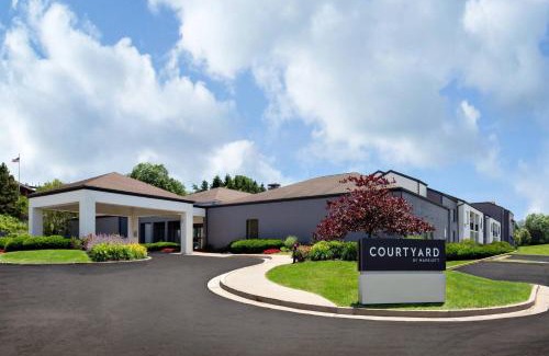 Moon Township Hotel | Courtyard by Marriott Pittsburgh Airport