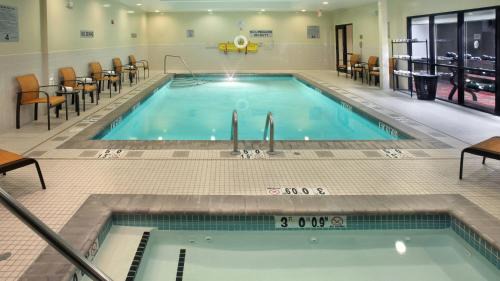 Warwick Hotel | Courtyard by Marriott Providence Warwick