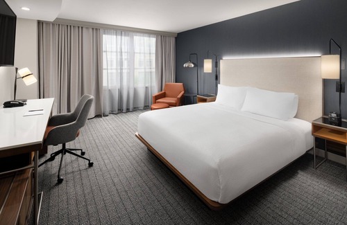Northwest Bellevue Hotel | Courtyard by Marriott Seattle Bellevue/Downtown