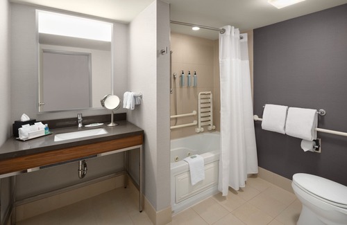 Northwest Bellevue Hotel | Courtyard by Marriott Seattle Bellevue/Downtown