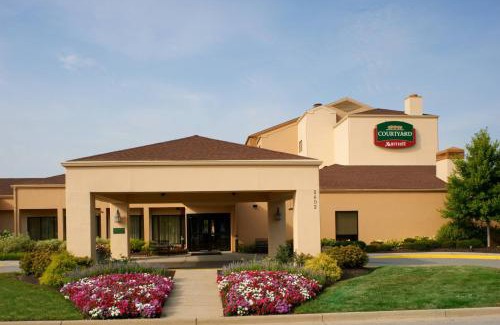 Wayne Hotel | Courtyard by Marriott Indianapolis Airport