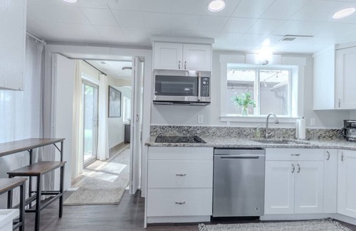 Panguitch House | Courtyard Hot Tub in the Heart of Downtown