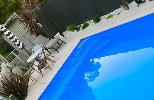 Carey Bay Apartment | Courtyard Pool Studio Private Luxe Retreat