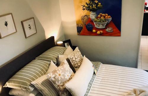 Carey Bay Apartment | Courtyard Pool Studio Private Luxe Retreat