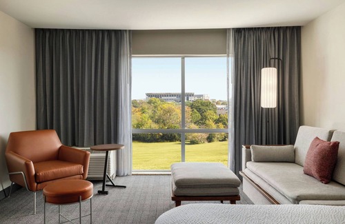 Starkville Hotel | Courtyard Starkville MSU at The Mill Conference Center