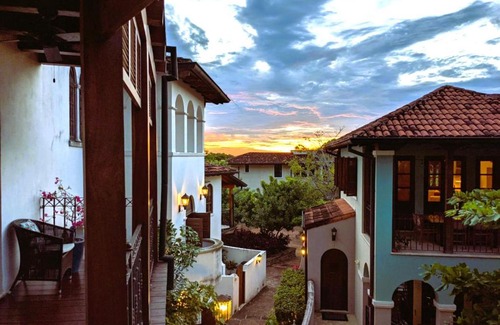 Las Catalinas Apartment | Courtyard style condo for 4 people