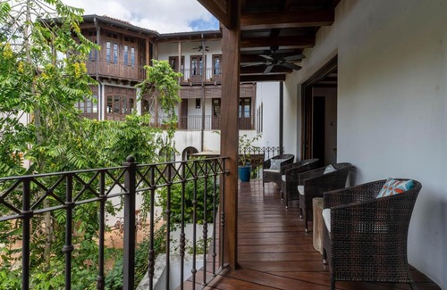 Las Catalinas Apartment | Courtyard style condo for 4 people