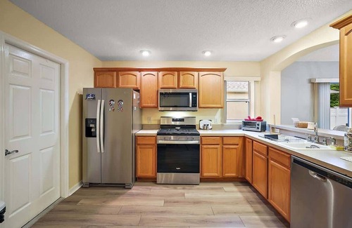 Mallory Square House | Courtyard Villa in MallorySquare
