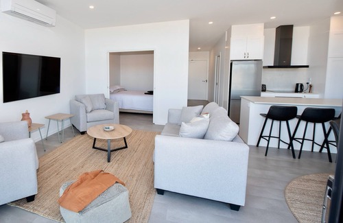 Penneshaw Apartment | Cove Landing Marina Apartment02 - The SS James Comrie