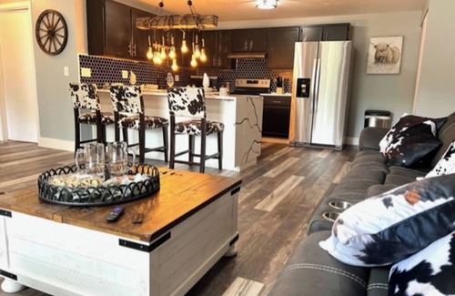 Appleton Apartment | Cowboy Couture at Ritchie’s Residence of Kensington