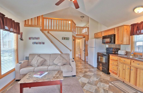 Wimberley Cabin | Cowgirl and Cowboy Cabin with Swimming Pool Access