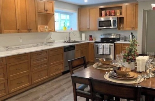 Duncan House | Cowichan River, Fabulous spot to explore the Valley and walk to Downtown Duncan