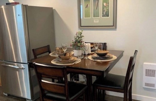 Duncan House | Cowichan River, Fabulous spot to explore the Valley and walk to Downtown Duncan