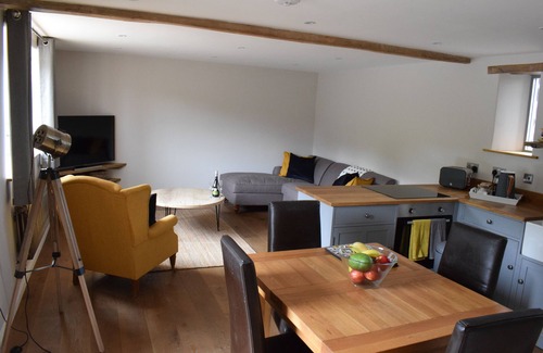 Abergavenny House | Cowshed near Abergavenny in the Black Mountains