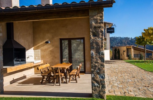 Sant Joan de Les Abadesses Ski Chalet | Cozy mountain house in the Pyrinees
