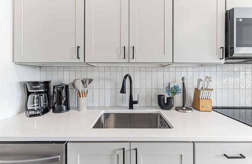 Kingfield Apartment | Coze Studio Unit Near Downtown MN and Airport