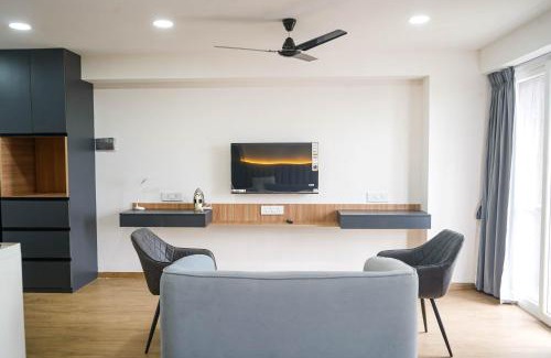 Viman Nagar Apartment | Cozmo Studio, Next to Pune Airport