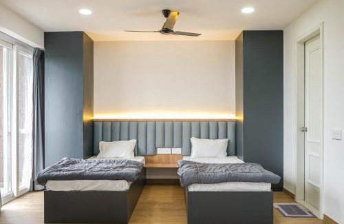 Viman Nagar Apartment | Cozmo Studio, Next to Pune Airport