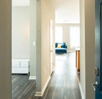 Legacy Park Apartment | Cozy 1,100sf apartment in the heart of Legacy