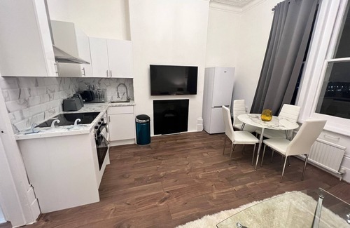 Chiswick Riverside Apartment | Cozy 1 Bed Flat in Chiswick - Flat 2