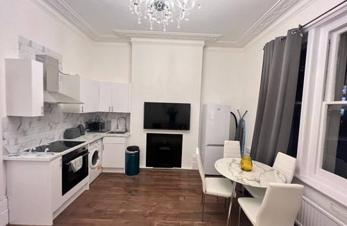 Chiswick Riverside Apartment | Cozy 1 Bed Flat in Chiswick - Flat 2