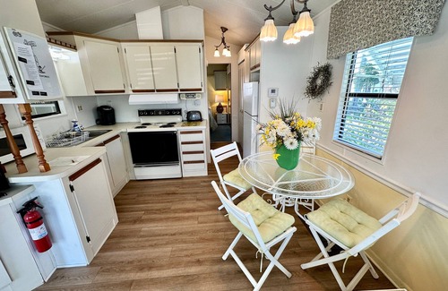 Nettles Island House | Cozy 1-bedroom, 1-bath beach bungalow is nestled on Nettles Island