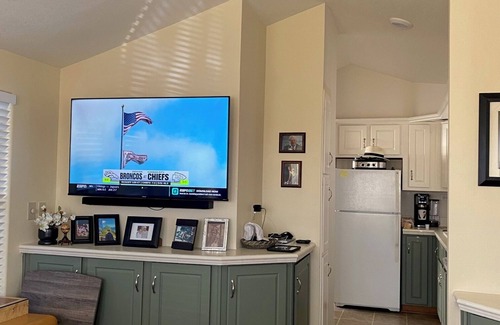 East Mesa House | Cozy 1-bedroom 1-bath, WiFi in fabulous Viewpoint Golf Resort, Mesa Arizona