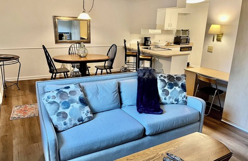 Rehoboth by the Sea Apartment | Cozy 1-bedroom apt. on 2nd floor, just 2 blocks from beach near Fifer's in Dewey