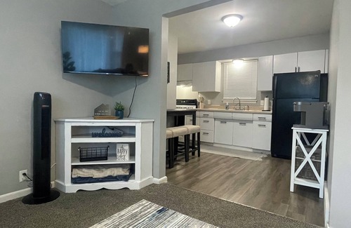 East Peoria Apartment | Cozy 1-bedroom apartment in East Peoria