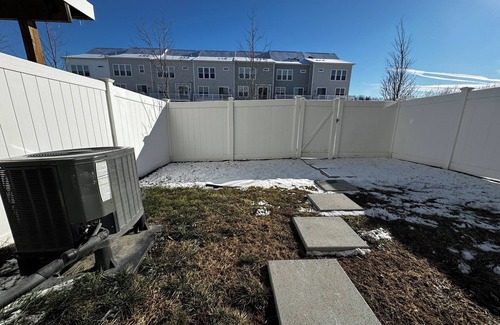 Leesburg Apartment | Cozy 1 Bedroom Apartment Heart of Leesburg, 15 Min to IAD, 40 Mins to DC