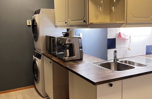 Alesund Apartment | Cozy 1-bedroom apartment in enjoyable Ålesund with AC, WiFi, Car Parking