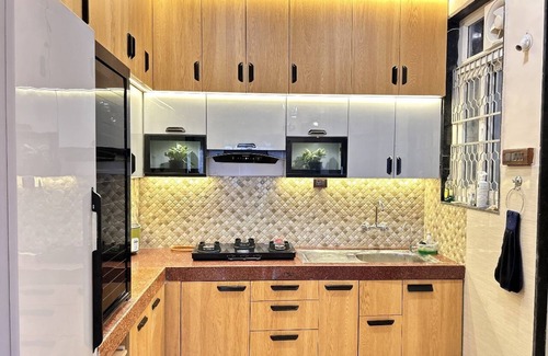 Dwarka Apartment | Cozy 1-bedroom apartment with WiFi, AC in pleasant Delhi