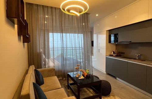 Noida Apartment | Cozy 1-bedroom apartment in Noida with AC, WiFi & Majestic City View